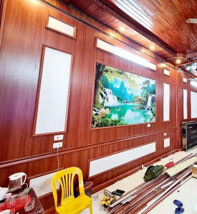 thợ ốp tường nhựa